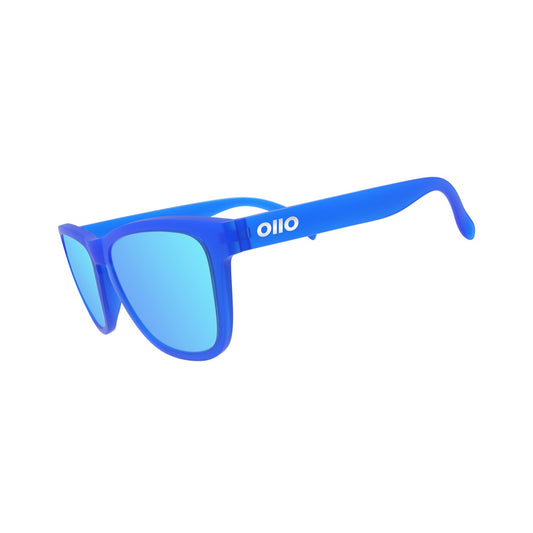 Ollo Clásico Electric Wave sunglasses with UV400 polarised lenses and a striking blue-green frame. Engineered for running and cycling, these sunglasses combine lightweight, durable construction with a secure non-slip fit, delivering crisp vision and style for active outdoor use and sport.