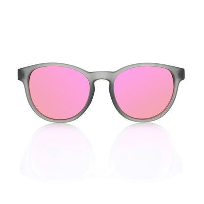 Ollo Pace Storm Grey sunglasses with UV400 polarised lenses and a sleek storm-grey frame. Perfectly suited to running and cycling, these sunglasses are lightweight, durable and feature a non-slip fit, delivering crisp vision and comfort under changing conditions: trail, road or urban outdoor sport.
