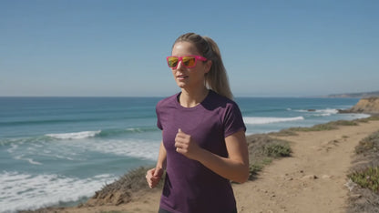OllO Clásico Flamingo Glow Sunglasses